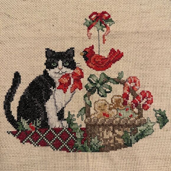 Vintage crossstitch Cat at Christmas needle point Embroidered cross-stitch - Picture 2 of 11